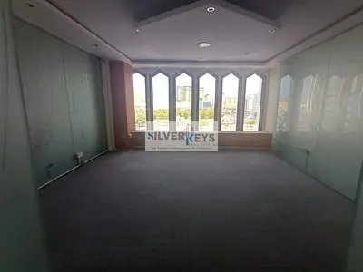 CHILLER FREE , FITTED & SPACIOUS 1055-SQFT OFFICE SPACE AVAILABLE FOR RENT