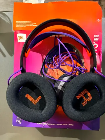 JBL headphone