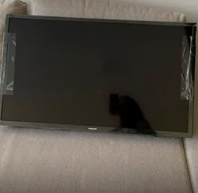 Smart Samsung 32 inch tv