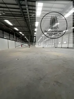 Excellent price: 45,500 sq ft warehouse with 712 kW electricity and 12 staff accommodation rooms