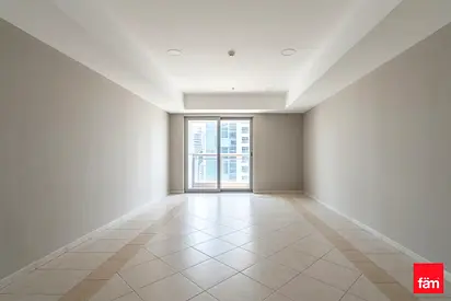 Tower Expert | Spacious Layout | Closed Kitchen