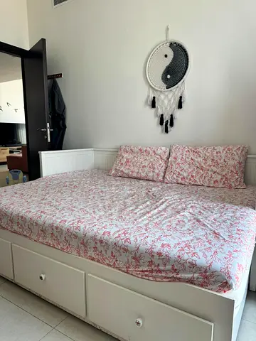 Comfortable DayBed with Mattress