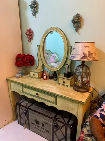 Charming Vintage Dresser with Mirror and Drawers
