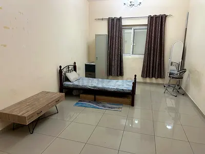 Separate Hall Space with Restroom in 1 BHK for a Single Person.. Vacant Now - For Urgent Move In