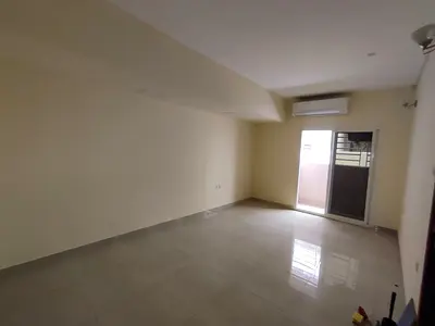 شقة غرفة وصالة للإيجار السنوي في الراشدية 2 عجمان مع مطبخ و2 حمام و2 بلكونة وغرفة غسيل شقة نظيفة متصينة بالكامل جاهزة للسكن قريبة من جميع الخدمات