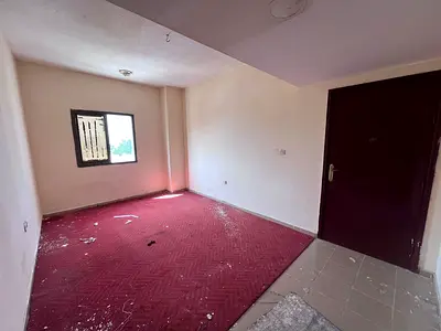 للاجار السنوي  اجمل الشقق الغرفه وصاله وأقل الأسعار  فى النعيمية بجوار الكباب الافغانى وشارع الكويت