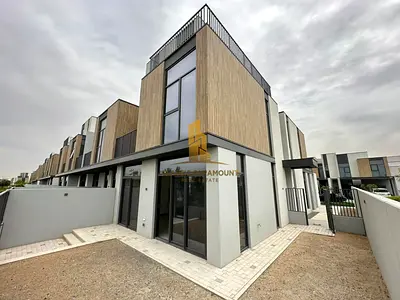 4BR G+2 TH | On Pool &amp; Park | Ready to Move-in