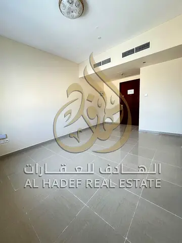 🏙️ للإيجار في الشارقة – منطقة النهدة 🏙️  ✨ شقة غرفتين وصالة بإطلالة جميلة ومساحات واسعة ✨  📍 الموقع: النهدة – موقع مميز قريب من مخرج دبي 🏢 البرج: