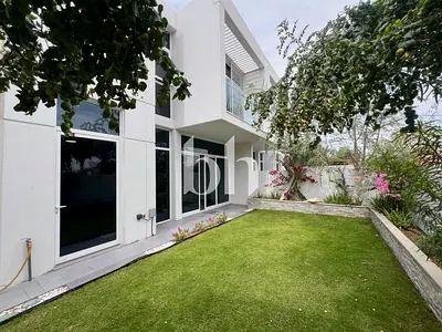 Vacant | Corner Unit | Upgraded | 3 Bedroom