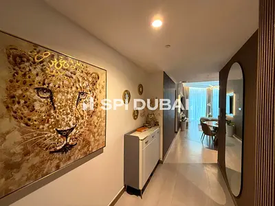 إطلالة على القناة ووسط المدينة | شقة بغرفتي نوم | Urban Oasis by Missoni