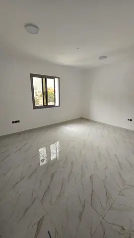 🔥 استوديو كبير بمطبخ منفصل – أول ساكن قرب كورنيش عجمان