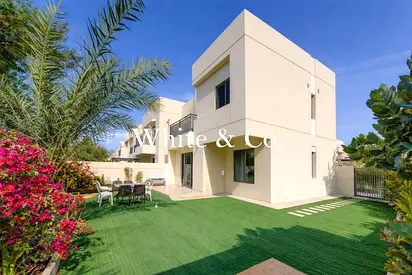 Corner Plot | Peaceful View | Unfurnished