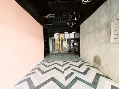 Shop before kitchen fully renovated best opportunity for restaurant also