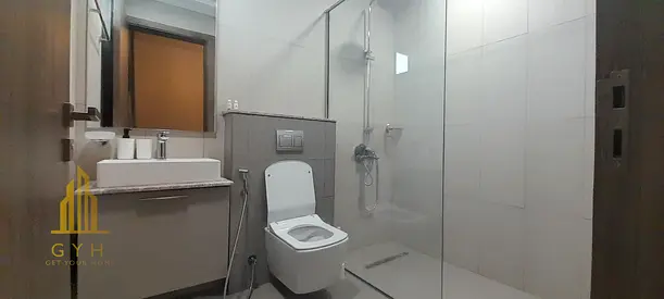 Spacious 2BR Apartment | Bright Layout | Prime Location