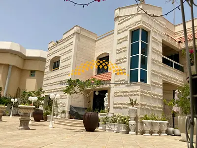 فيلا فاخرة للبيع – شرقان، الشارقة