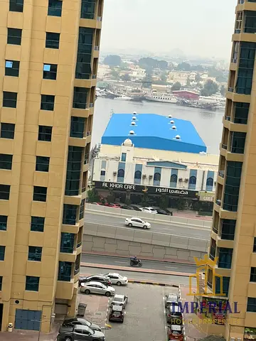 فرصة مميزة في أبراج الخور بعجمان! شقة غرفة وصالة للبيع بسعر يبدأ من 340 ألف درهم أو 350 ألف بالفرش، موقع ممتاز قريب من الكورنيش والخدمات.