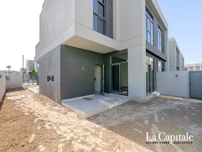 Semi-detached Villa | Spacious 3BR | Corner unit