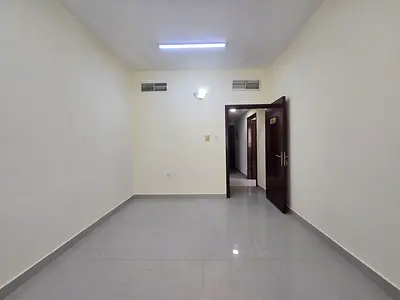 **غرفة وصالة للإيجار السنوي في النعيمية 2 عجمان، بلكونة، شقة مضيئة، موقع مميز، 25 ألف درهم، 4 دفعات، الصيانة على المالك.**