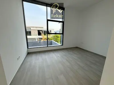 فيلا 3 غرف للبيع في كايا مسار الشارقة