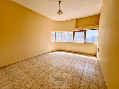 HOT OFFER 🔥 1BHK ~CLOSE HALL ~CENTRALIZE AC NEAR BUS STOP IN JUST 27K**