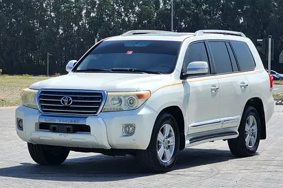 TOYOTA LAND CRUISER GXR V8 MODEL 2015 VERY GOOD CONDITION