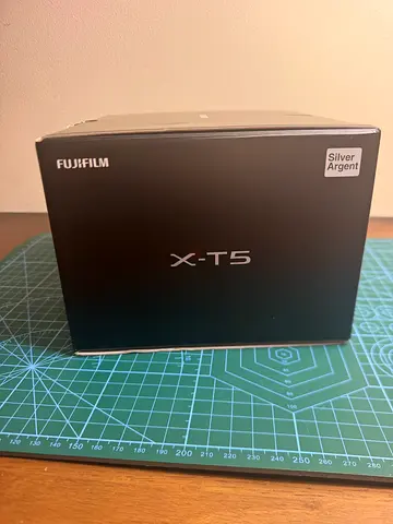 Fujifilm X-T5 Silver MINT (250 Shutter)
