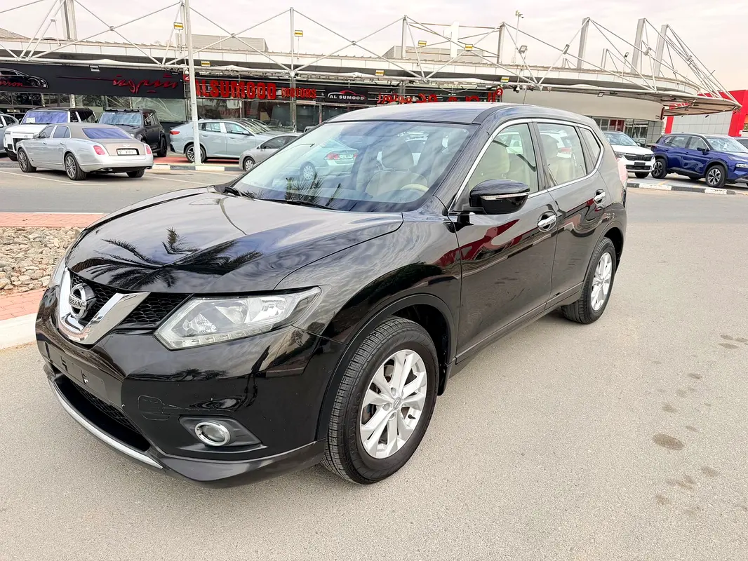 Nissan X-Trail 2016 — photo 1 of 20