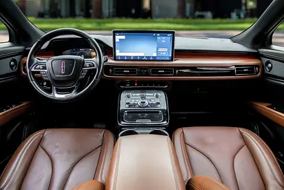 2023 Lincoln NAUTILUS 照片 8