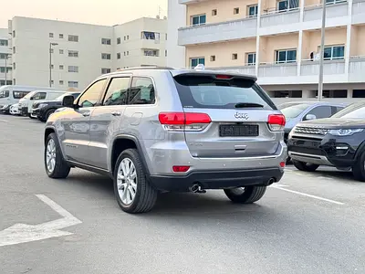 صورة 9 لـ 2017 JEEP GRAND CHEROKEE L
