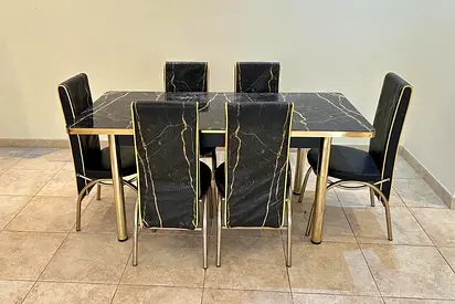 Dining table for sale