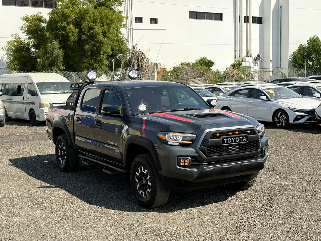 Toyota Tacoma 2020 — photo 1 of 20