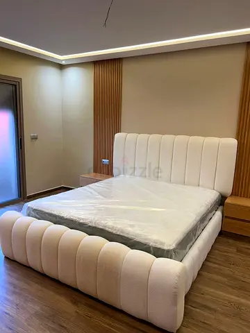 Elegant Upholstered King Size Bed