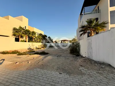 HUGE PLOT | SEMI CIRCLE | PARK BACKING