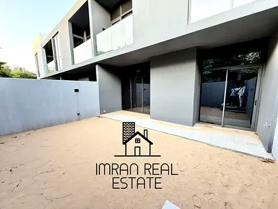 Like New Modern villa ready to Move