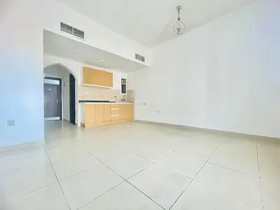 Huge Size Studio Central Ac&Gas Near To Park Just 23K