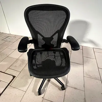 Here man miller Aeron size C fully loaded