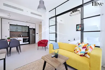 Corner 2BR Apartment | Pool View | Free chiller