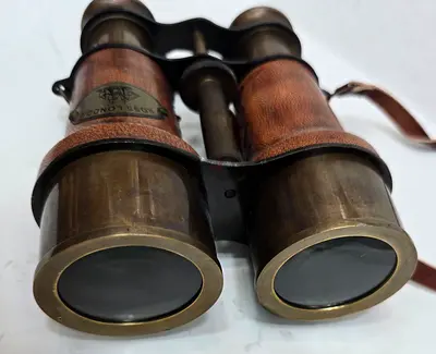 Beautiful brand new binocular with 1 km range from london for sale.