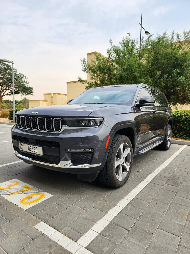 Jeep Grand Cherokee 2024 — photo 1 of 19