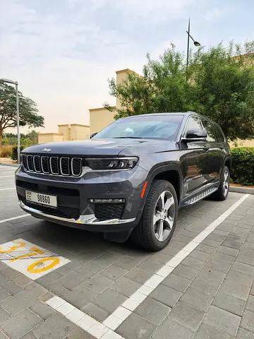 ((BRAND NEW CONDITIONS LOW MILES JEEP GRAND CHEROKEE GCC))