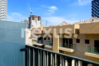 Spacious Studio | Modern | Balcony