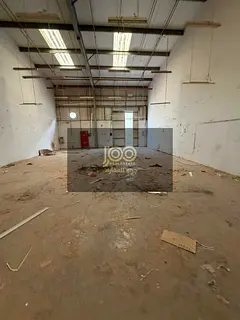 Available for all activities / Electricity 27 / Prime location, spacious and practical, serving inve