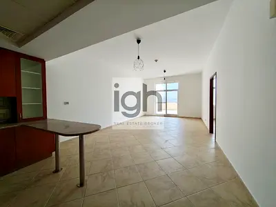 Spacious 1 Bed | Balcony & Natural Light
