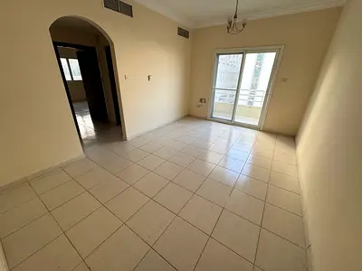 Well-Maintained 1BHK in Mahatta | Guest Washroom | Spacious Layout