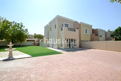 Backs Park and Pool | Upgraded | Huge corner Plot
