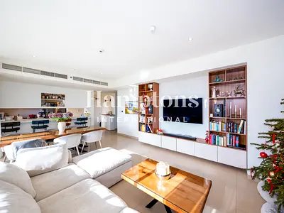 Park - Pool | Spacious | Unique Opportunity