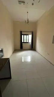 Studio apartment in a prime location near services, in a family building, at a very reasonable price