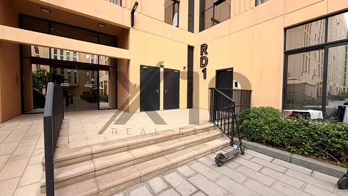 Ready To Move in | Corner Unit | 3+maids room | Motivated Seller