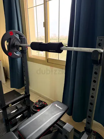 Im selling a weight set combo in perfect condition, ready to go. Excellent for training at home