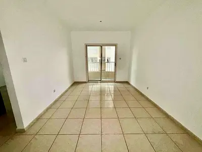 Spacious 1BHK Apartment with Balcony – Ideal for Families